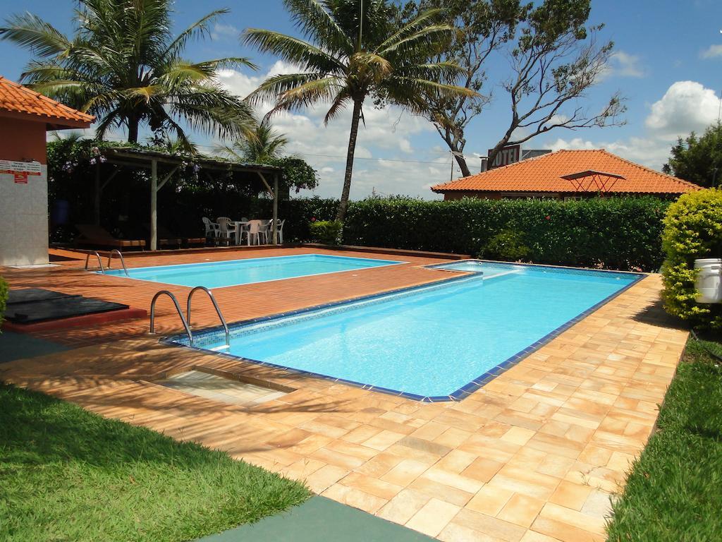 Hotel Pousada Vale Do Sol Em Pompéia Eksteriør bilde
