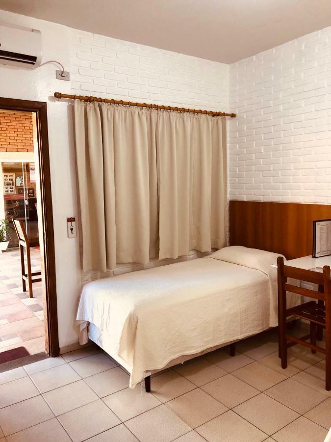 Hotel Pousada Vale Do Sol Em Pompéia Eksteriør bilde